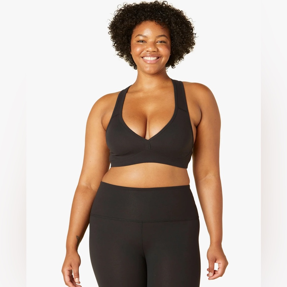 Beyond Yoga Lift Your Spirits Bra In Jet Black
